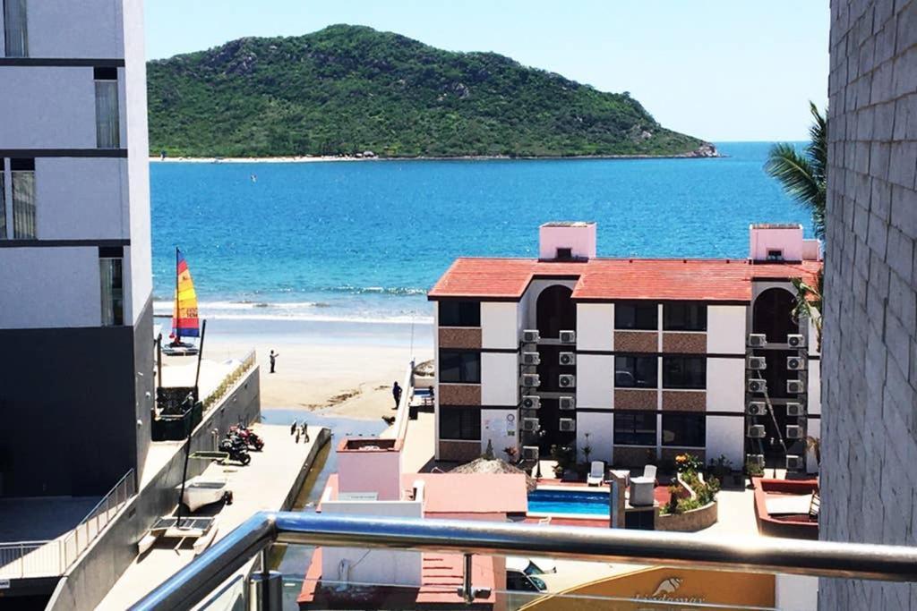 Depadelux 35 Mt De La Playa! Zona Dorada Vista Al Mar! *