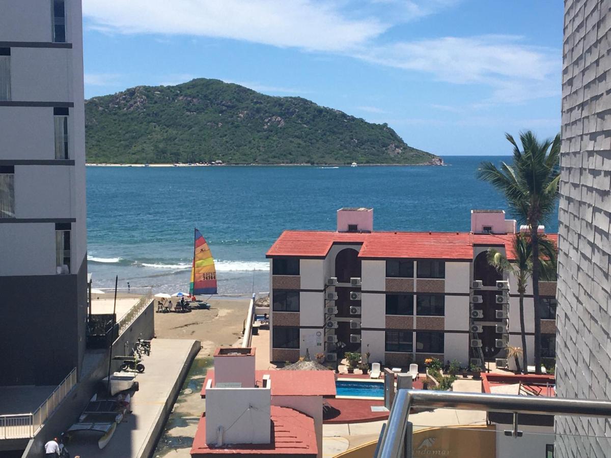 Depadelux 35 Mt De La Playa! Zona Dorada Vista Al Mar!