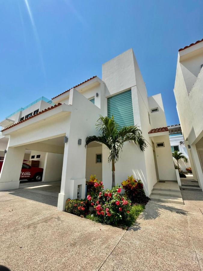 Casa Turquesa Pie De Playa * Mazatlan
