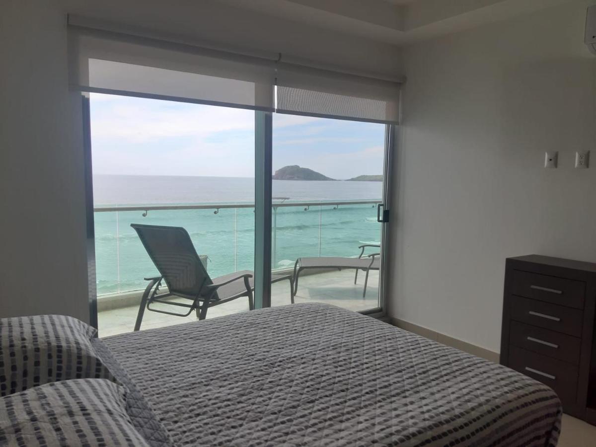 Hermoso Y Moderno Departamento Frente Al Malecon Con Preciosa Vista Al Mar *