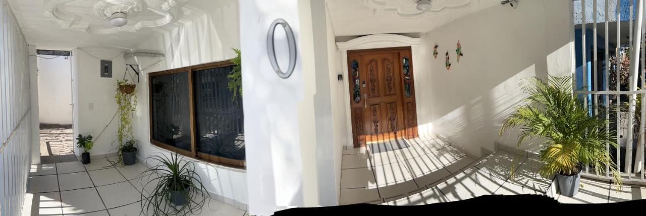 Casa Brisa Y Departamentos! A 3 Min La Playa&malecon Holiday home