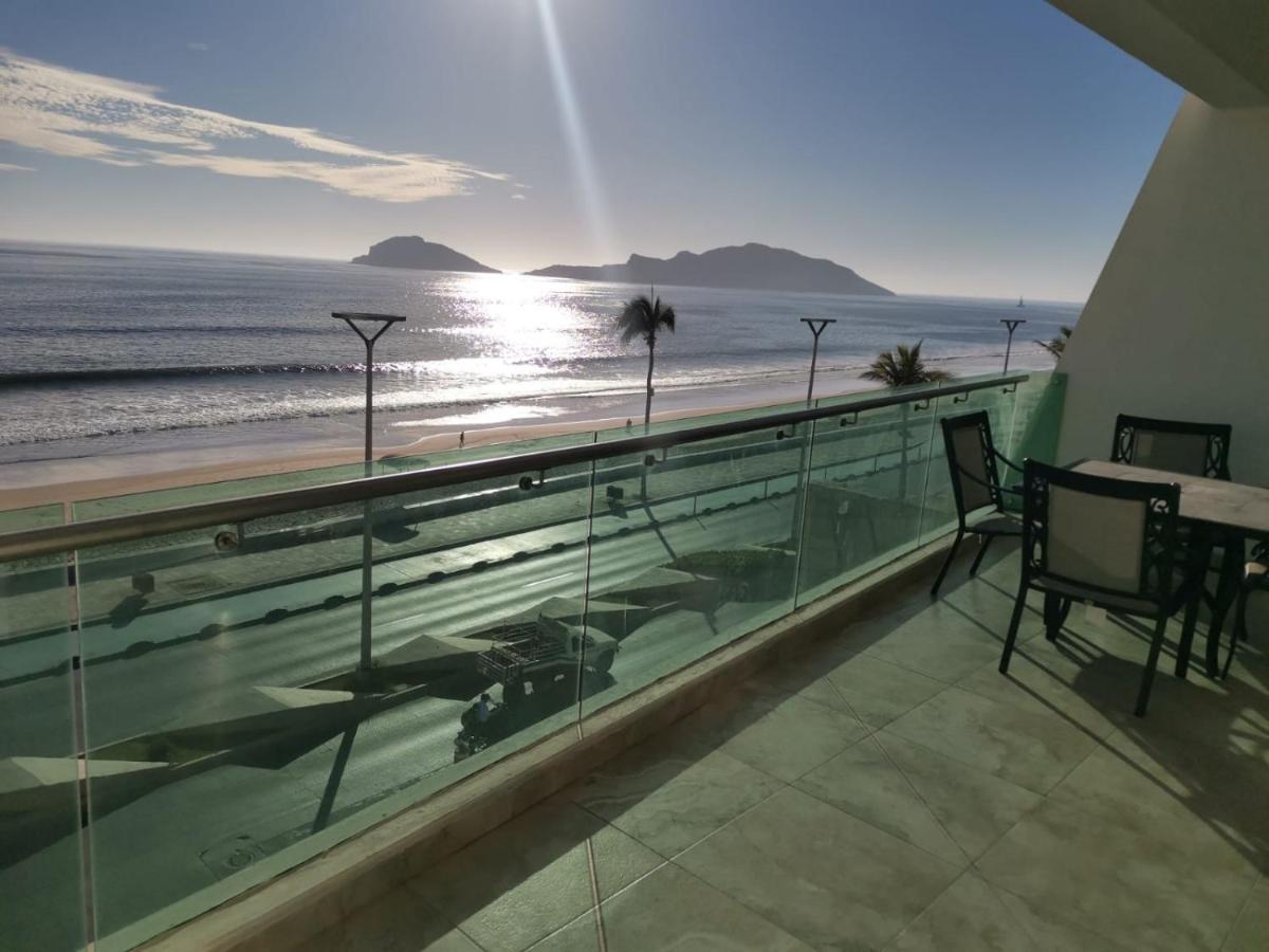 Hermoso Y Moderno Departamento Frente Al Malecon Con Preciosa Vista Al Mar *