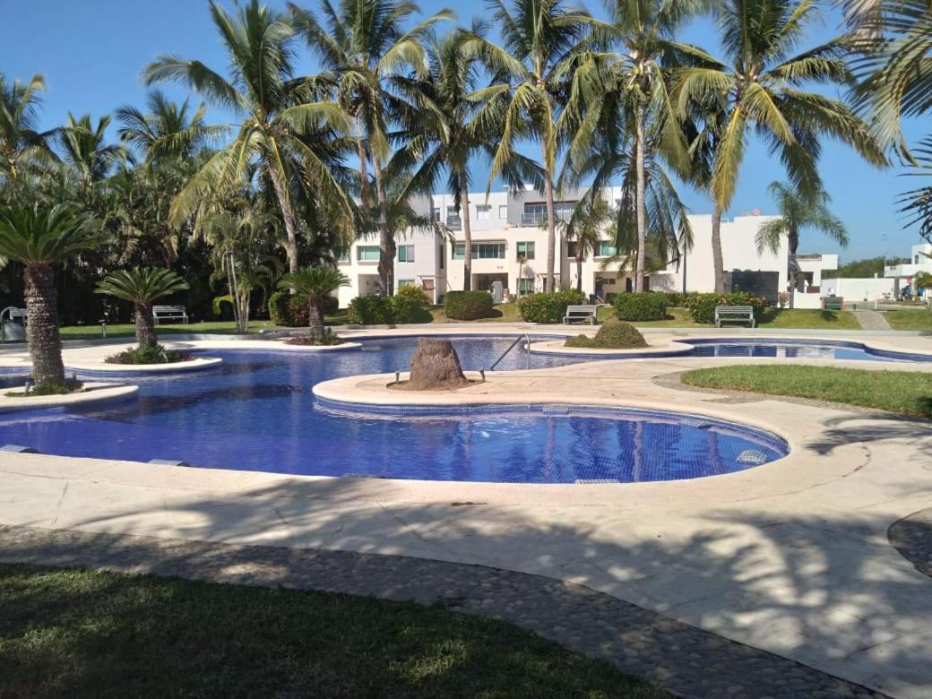 Casa Cerritos *