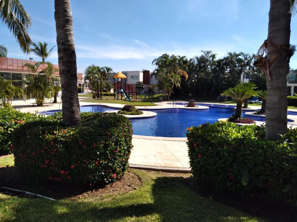 Casa Cerritos *