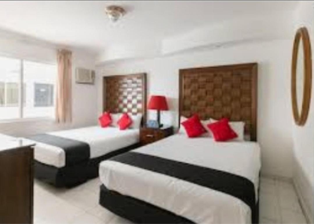 Zona Dorada Apartahotel