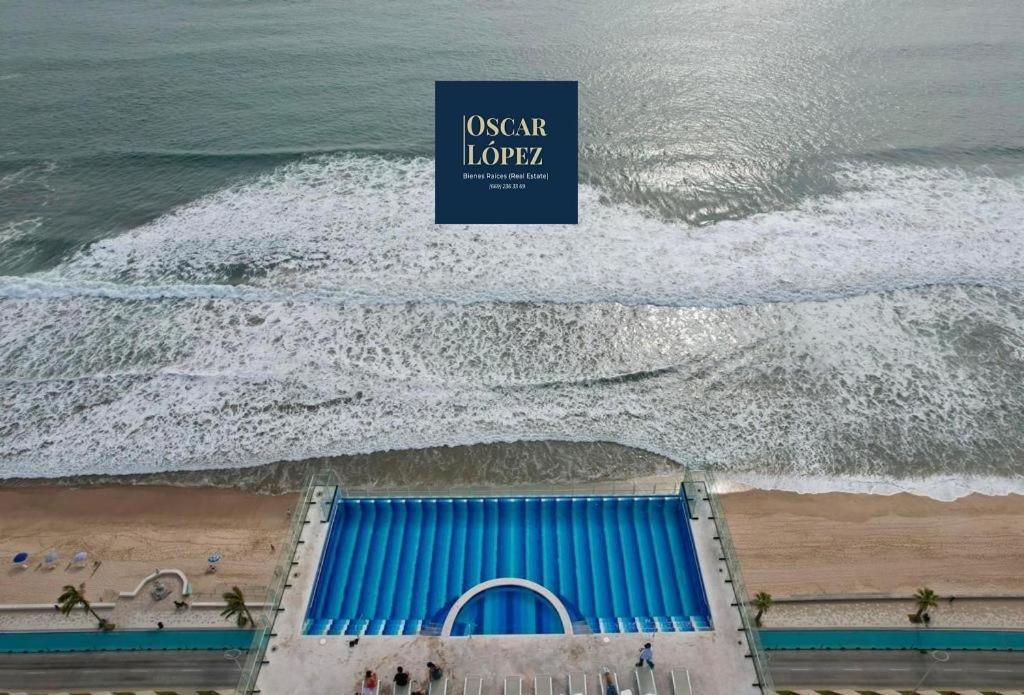Nuevo De Lujo Sobre El Malecon De *