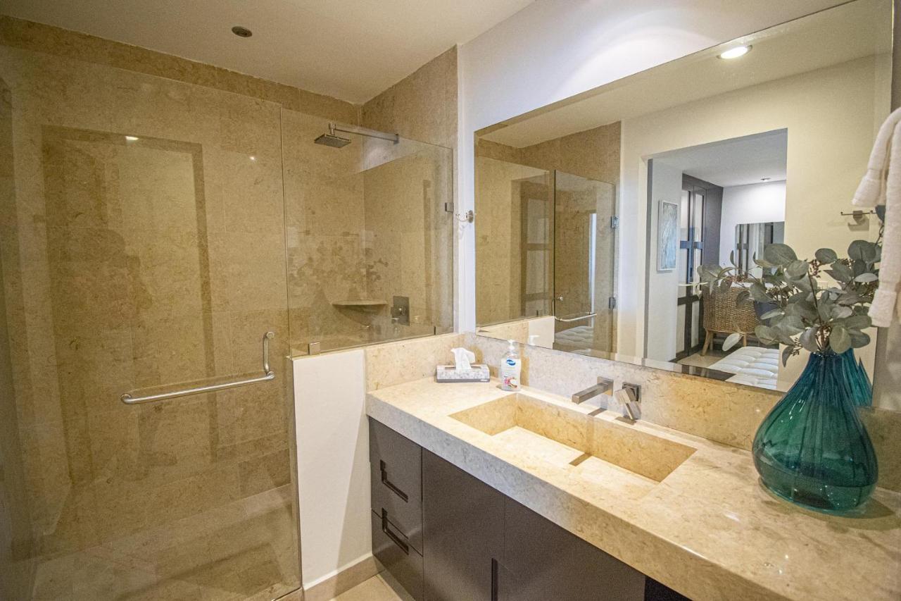 10th Floor Luxury Escondido With Pool *