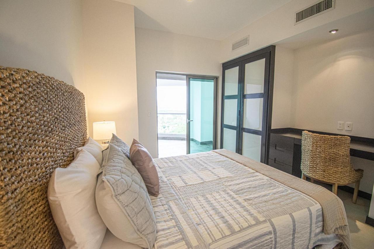 10th Floor Luxury Escondido With Pool *