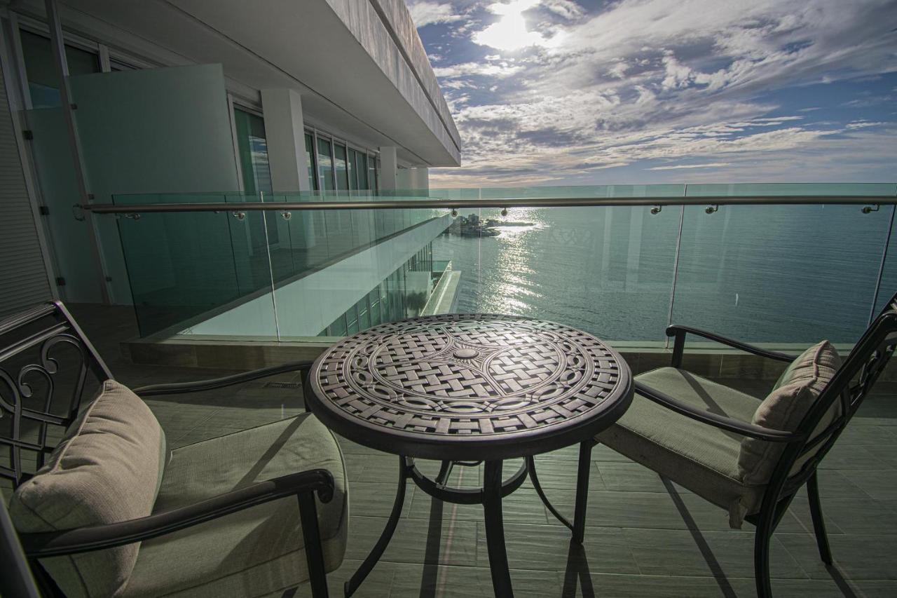 Everything Need On The Malecon -1503 T Eme *