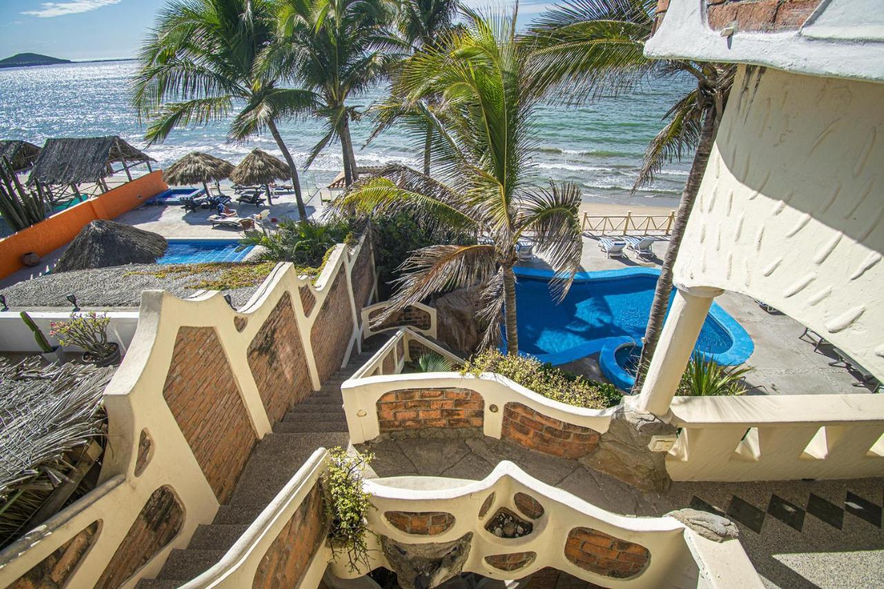 Sandcastle Beachfront With Pool Apartment