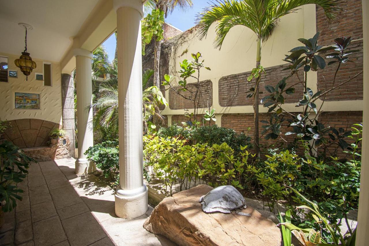 Apartment Sandcastle Beachfront With Pool