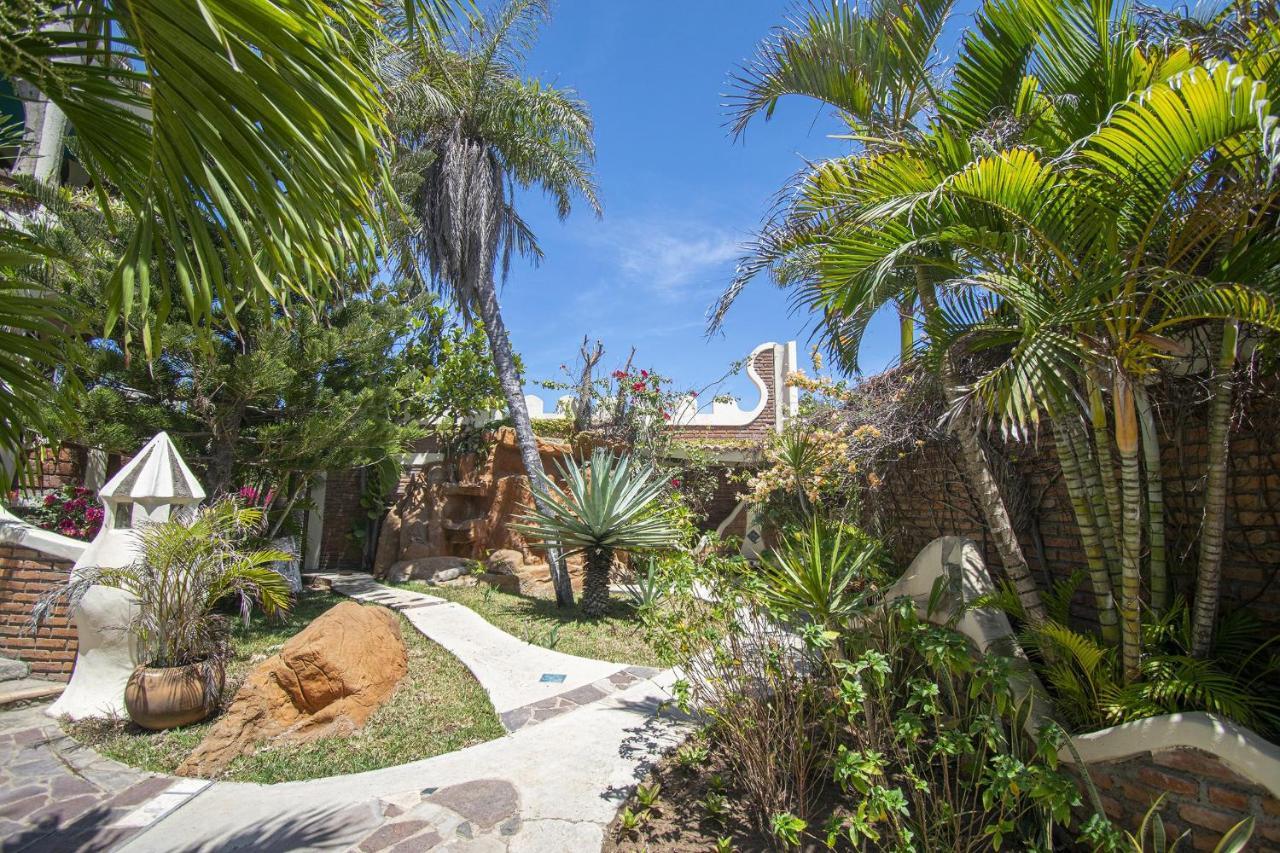 Apartment Sandcastle Beachfront With Pool