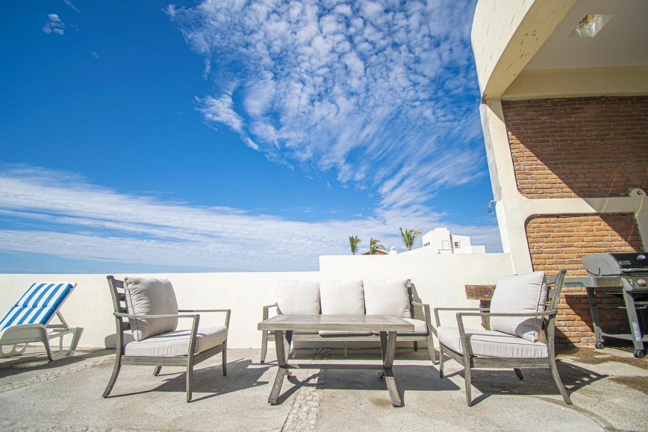 Sandcastle Beachfront With Pool Apartment *
