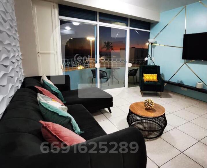 Apartamento Miramar, En Malecón Frente A La Playa
