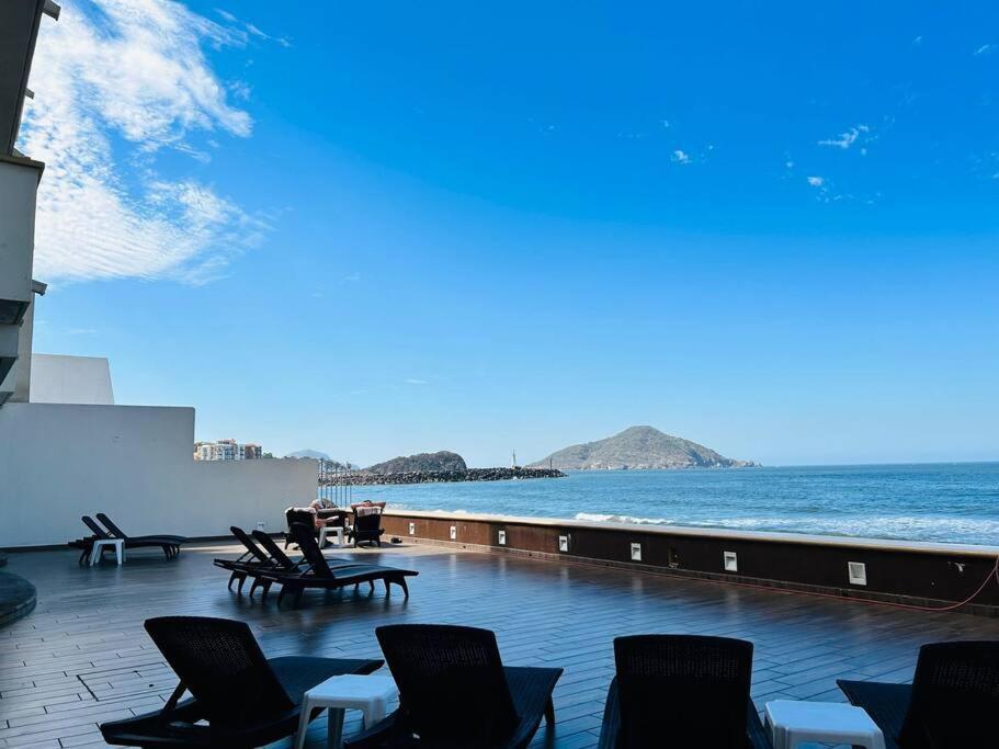 Depa Frente A La Playa By G P S Rentas * Mazatlan