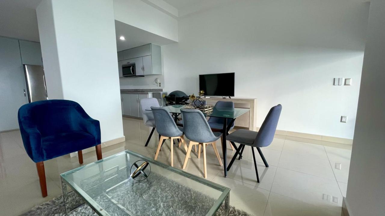 Tramonto, A Beachfront Bliss! Apartment *