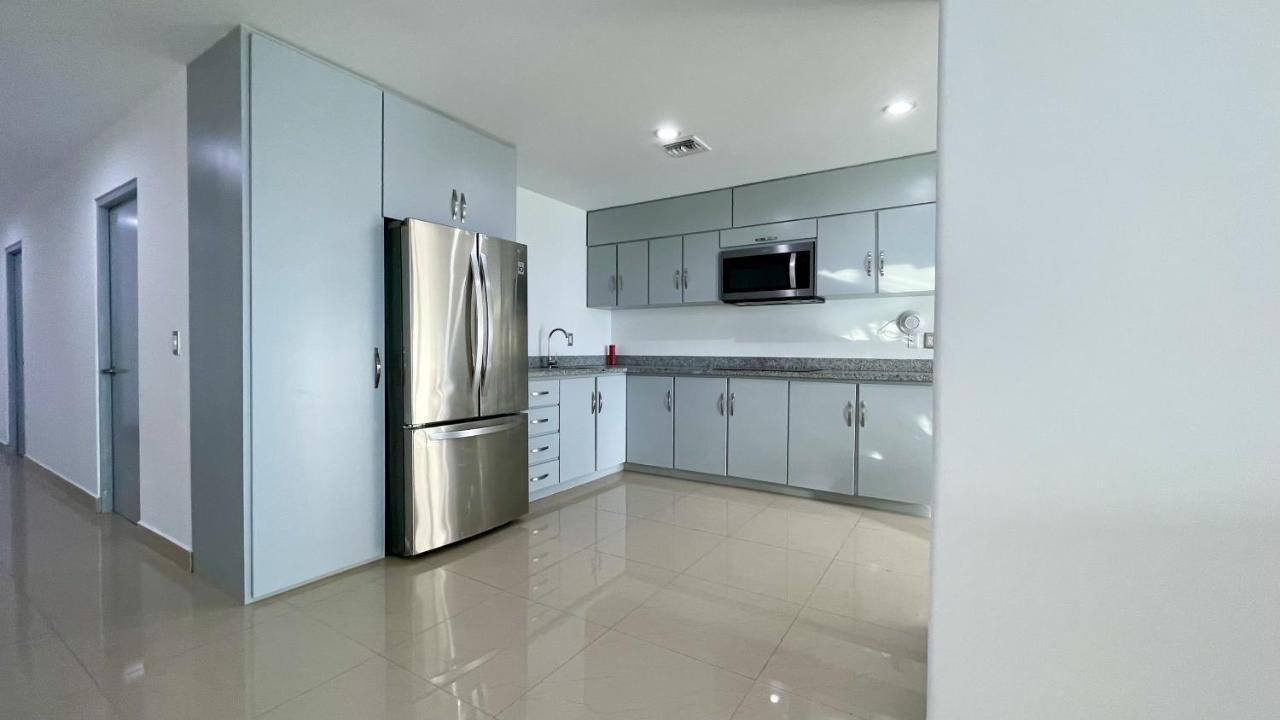 Tramonto, A Beachfront Bliss! Apartment Mazatlan