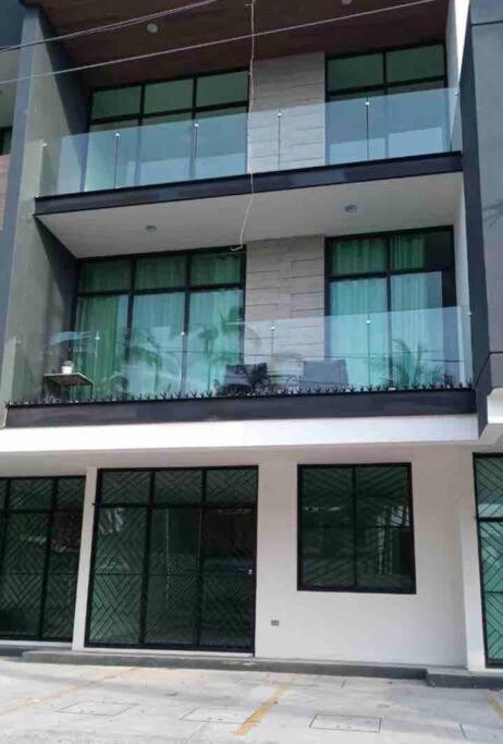 Nuevo Y Comodo Departamento En El Corazon De La Zona Dorada * Mazatlán