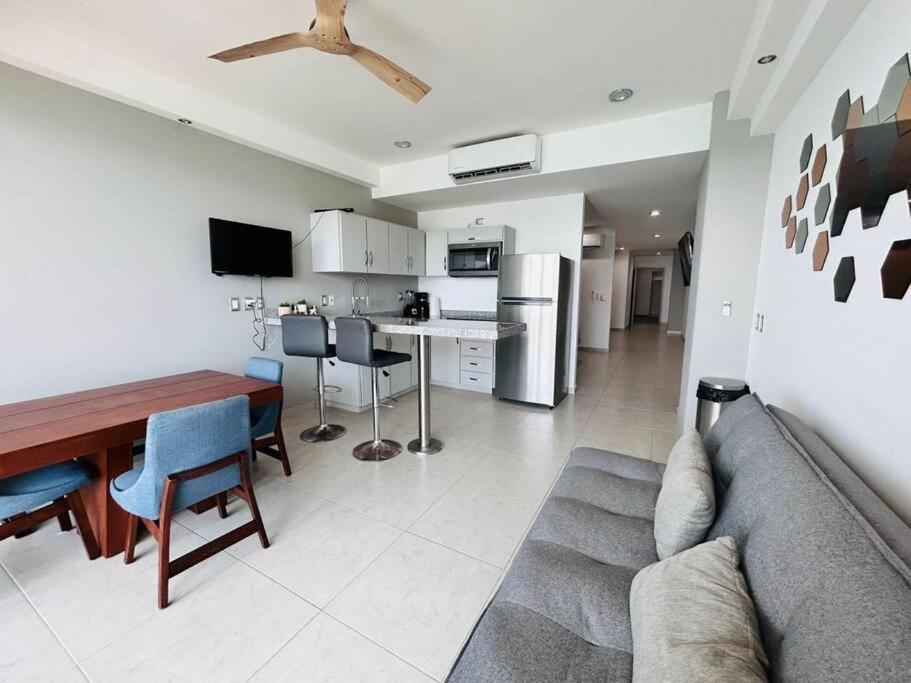 Apartamento Pie De Playa Y Con Vista Al Mar By G P S Rentas Mazatlán