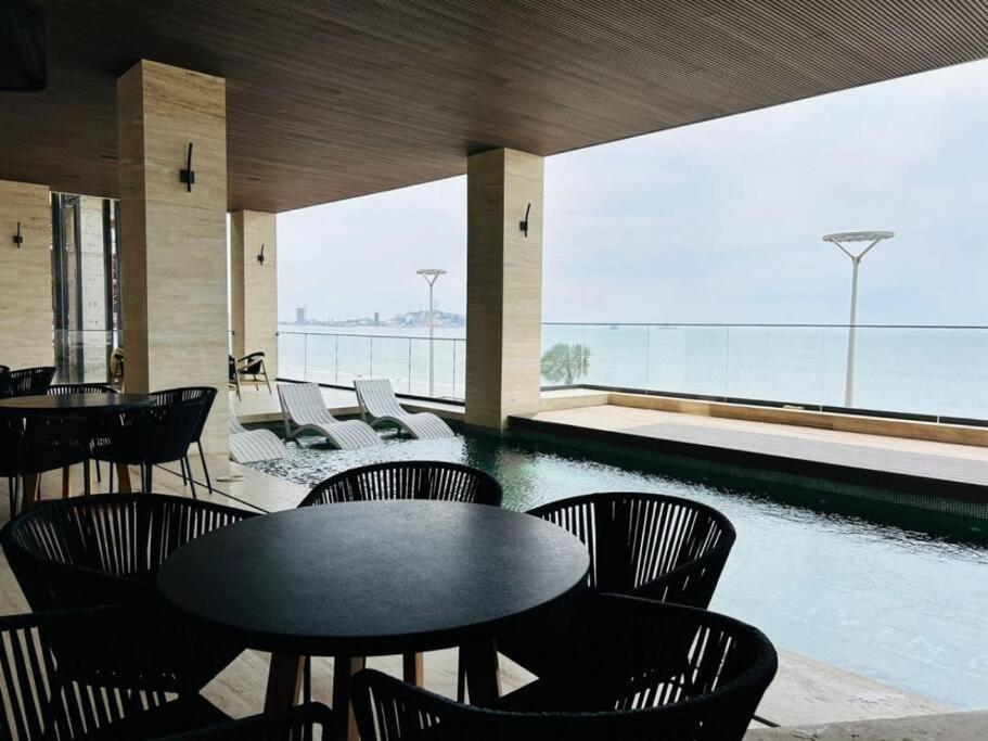 Elegante Con Vista Al Mar Y Malecon By G P S Rentas Apartment