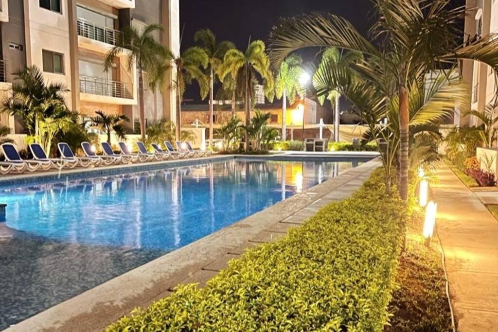 - Excelente Ubicacion Y Espectacular Alberca. Mazatlán