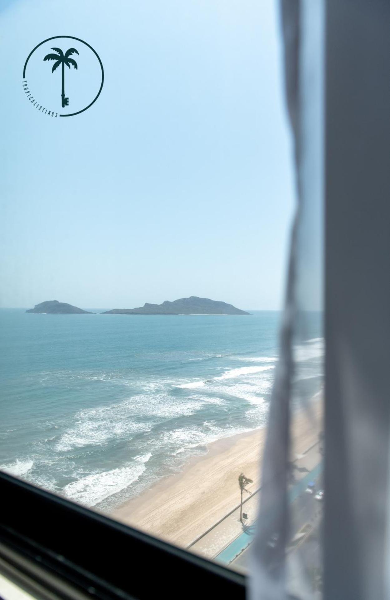 Depto Pavoreal. Hermosa Vista Al Mar Y Malecón! *