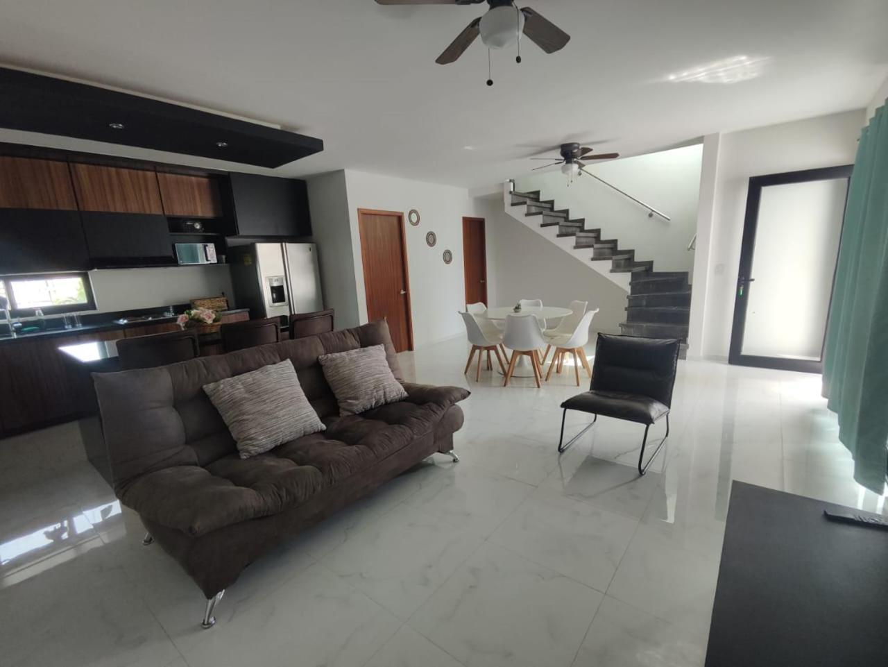 Pent-house A Media Cuadra Del Malecon, Hookipa Tower! Apartment