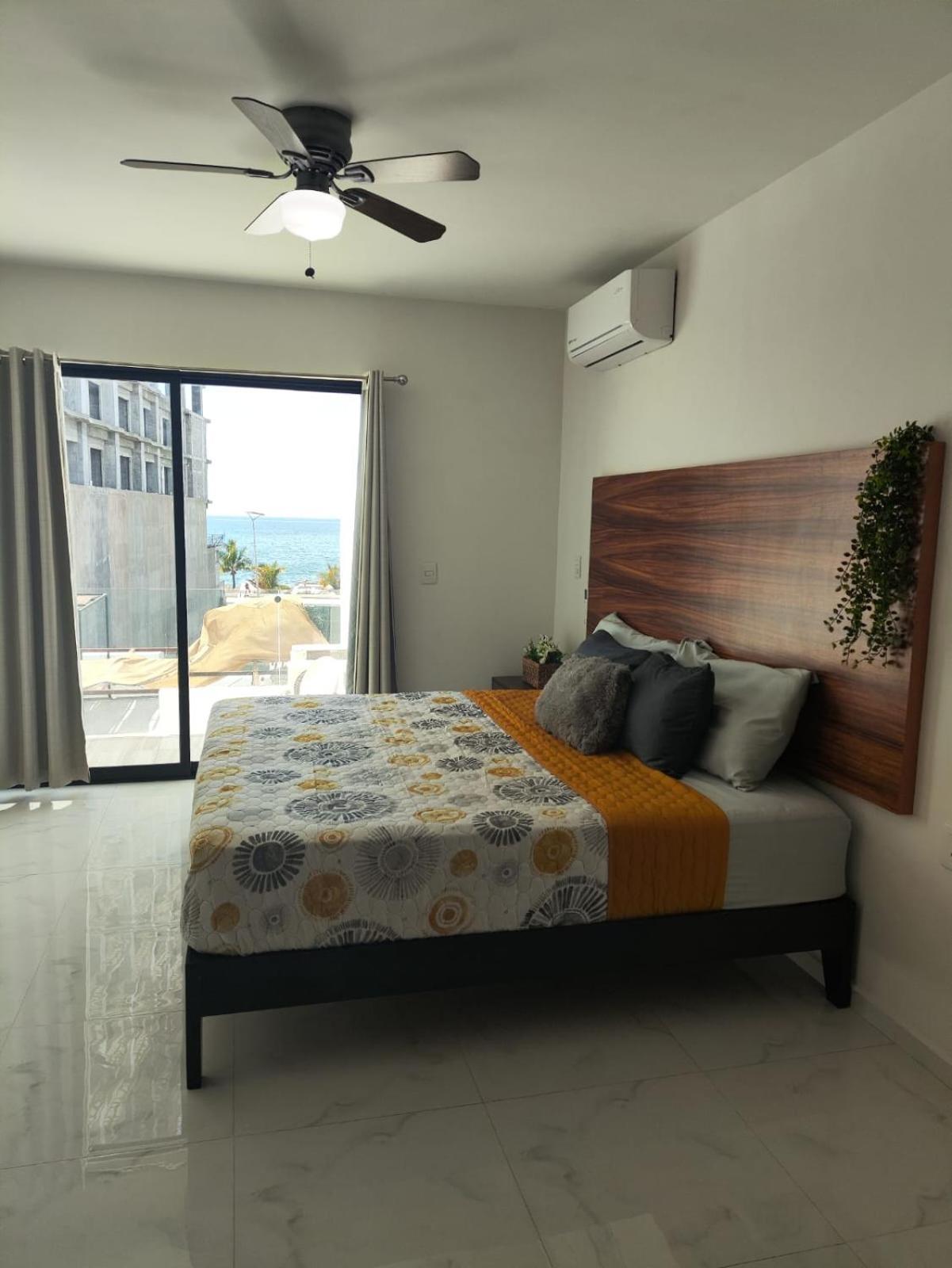 Pent-house A Media Cuadra Del Malecon, Hookipa Tower! * Mazatlan