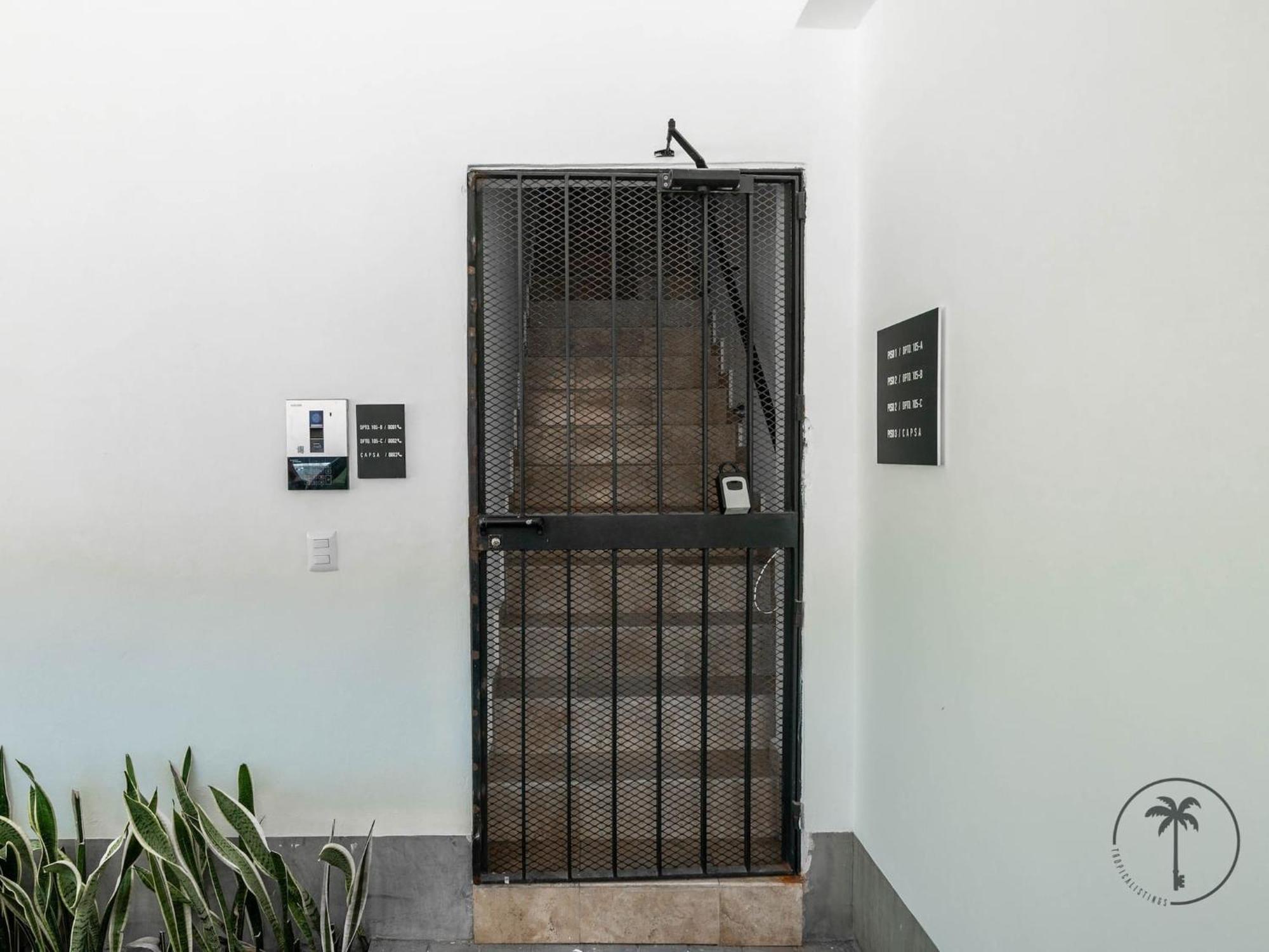 Apartamento Comodo Dpto. C/ Balcon Priv. En Lomas De - Cerro Azul 105 B