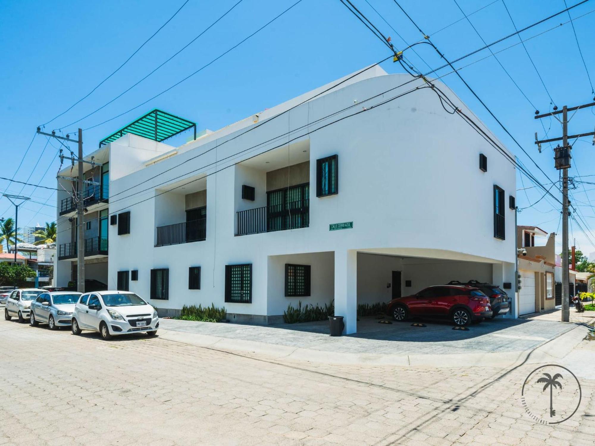Apartamento Comodo Dpto. C/ Balcon Priv. En Lomas De - Cerro Azul 105 B *