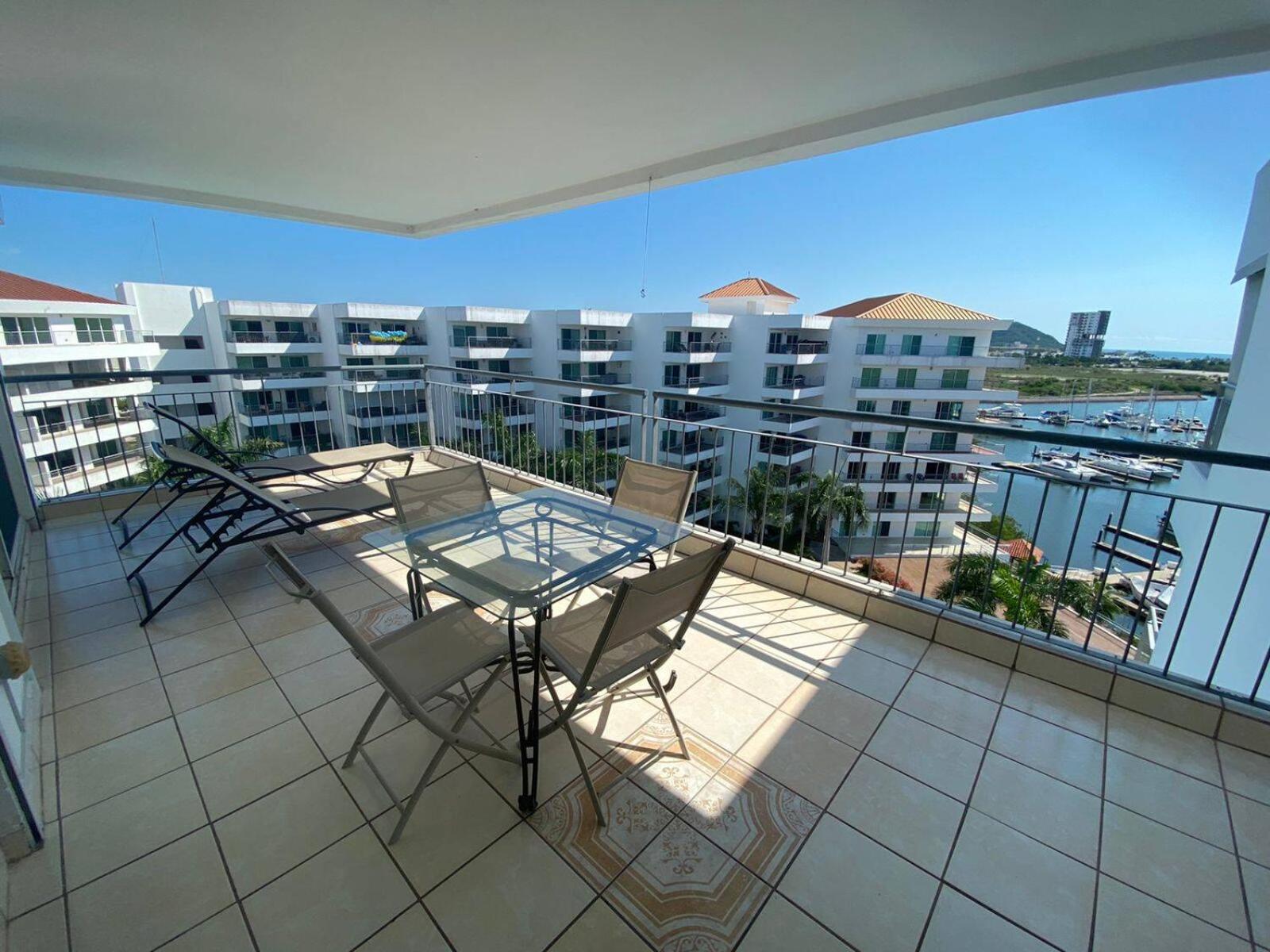 Departamento En Costa Veleros, Vista A La Marina Apartamento