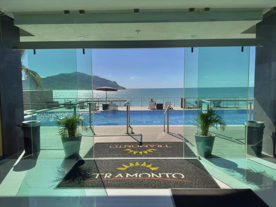 Pie De Playa Y Con Vista Al Mar By G P S Rentas Apartamento Mazatlán
