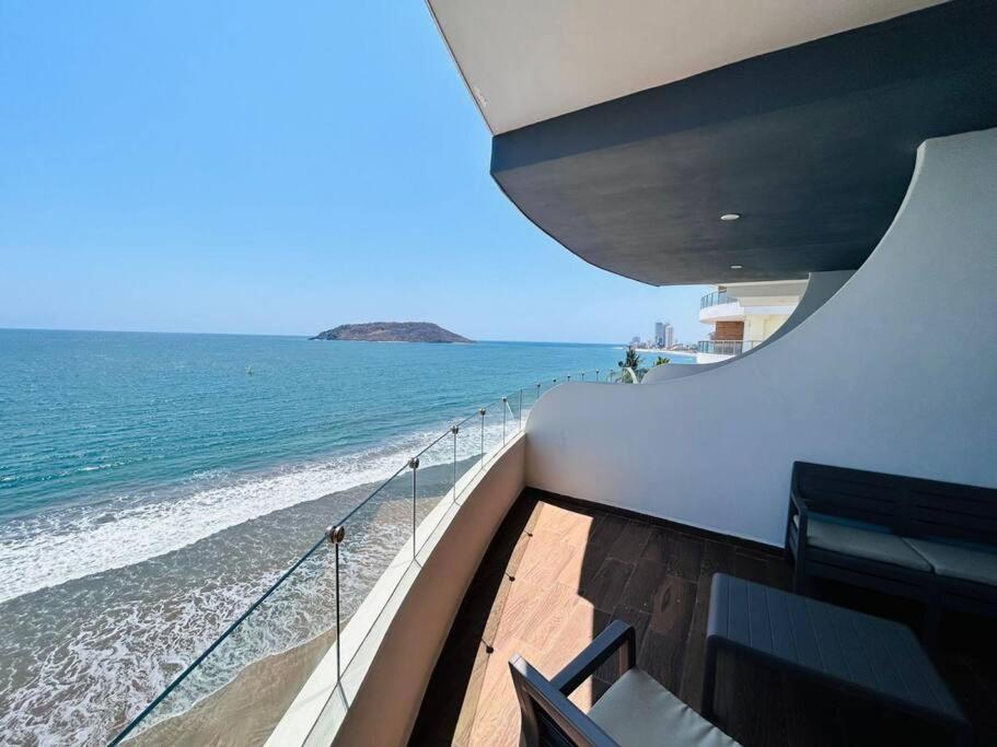 Pie De Playa Y Con Vista Al Mar By G P S Rentas Mazatlán