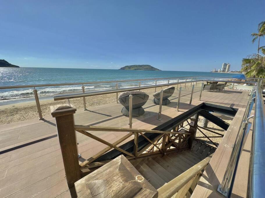 Apartamento Pie De Playa Y Con Vista Al Mar By G P S Rentas Mazatlán