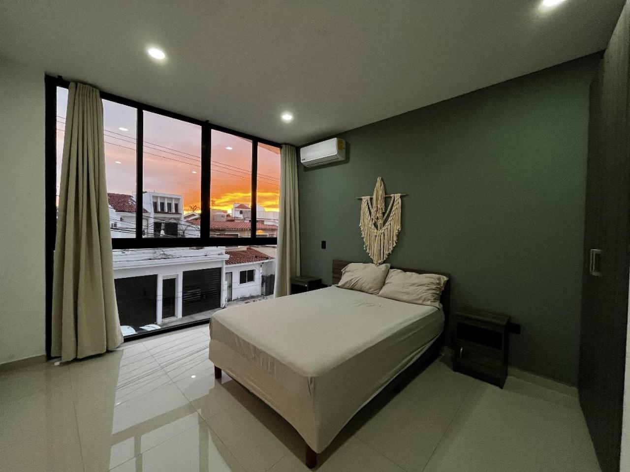 Departamento En Con Alberca - Cerca De Playa Y El Malecon *