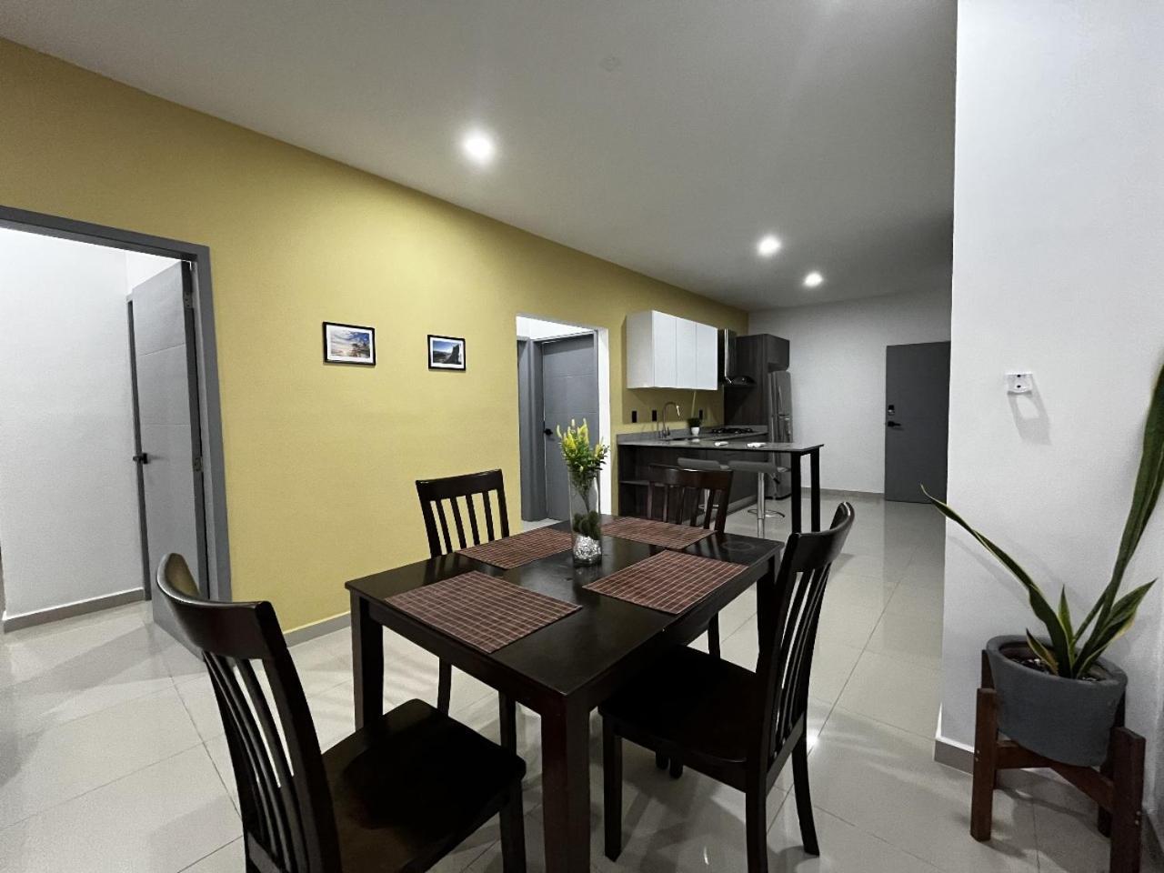 Departamento En Con Alberca - Cerca De Playa Y El Malecon Apartment *