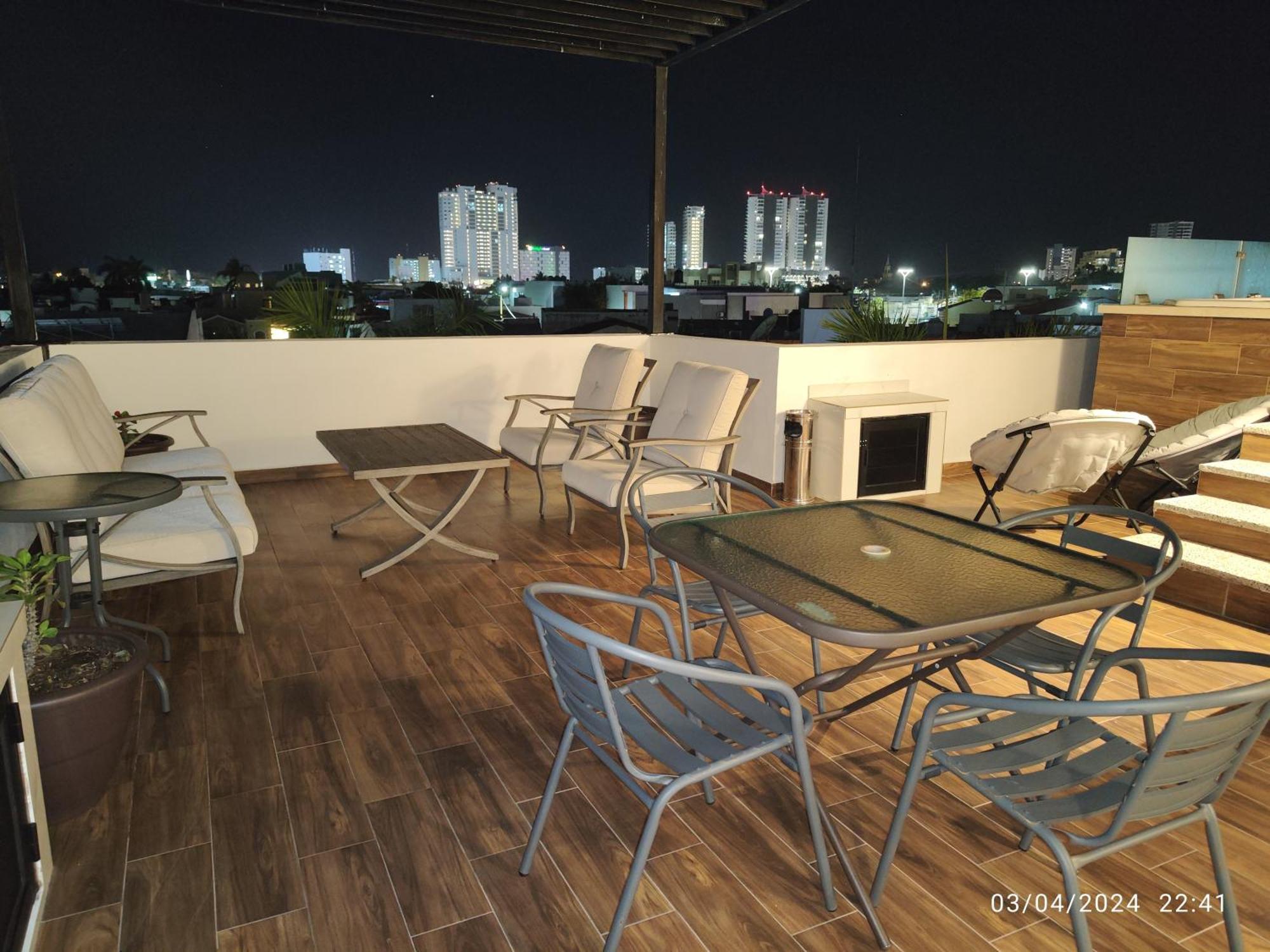 Apartamento Depto De 2 Recamaras A 800 Metros Del Malecon De