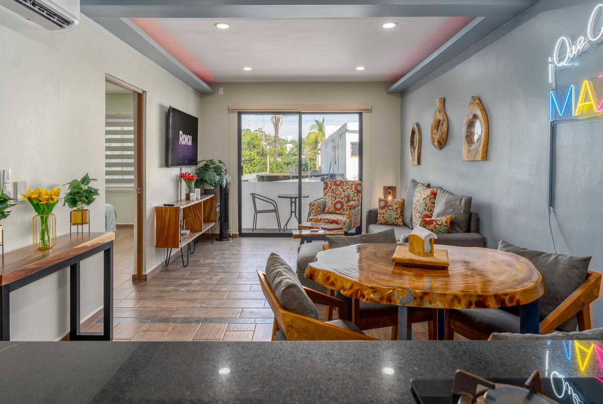 New & Comfy, 5 Star Area, Walk 2 Beach, Pool, Views, King Bed Apartamento Mazatlán