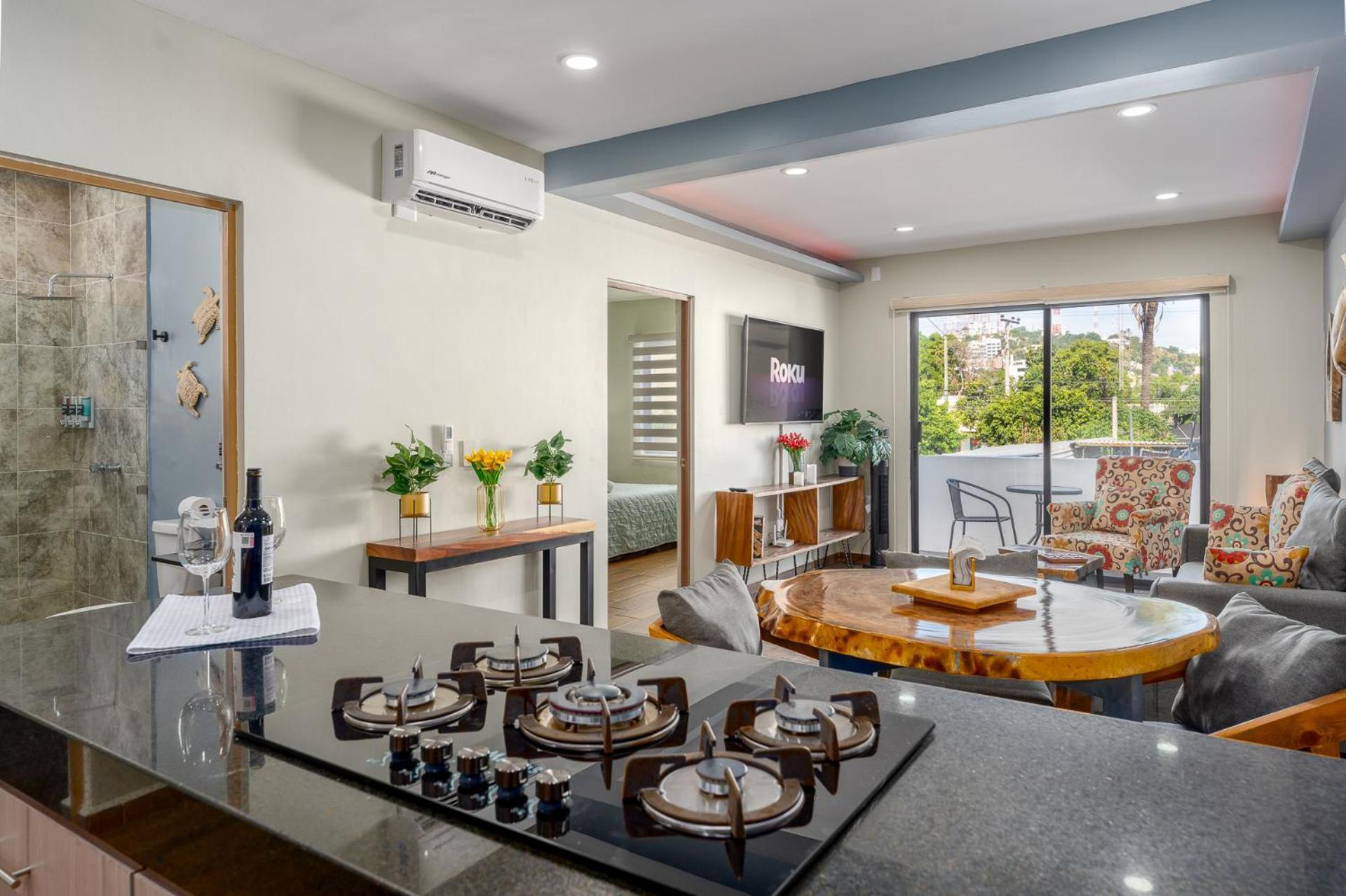 Apartamento New & Comfy, 5 Star Area, Walk 2 Beach, Pool, Views, King Bed