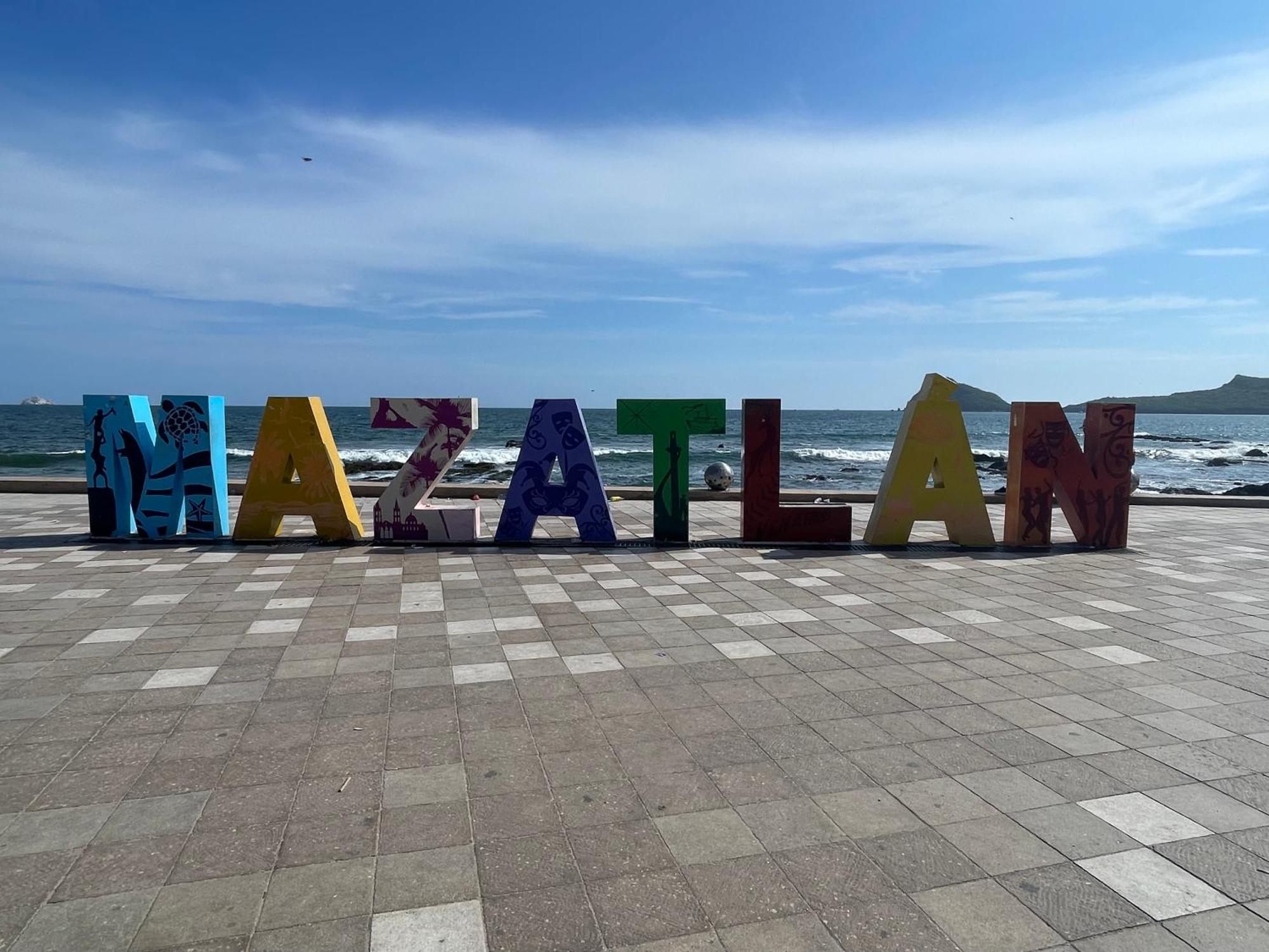 Apartamento New & Comfy, 5 Star Area, Walk 2 Beach, Pool, Views, King Bed *