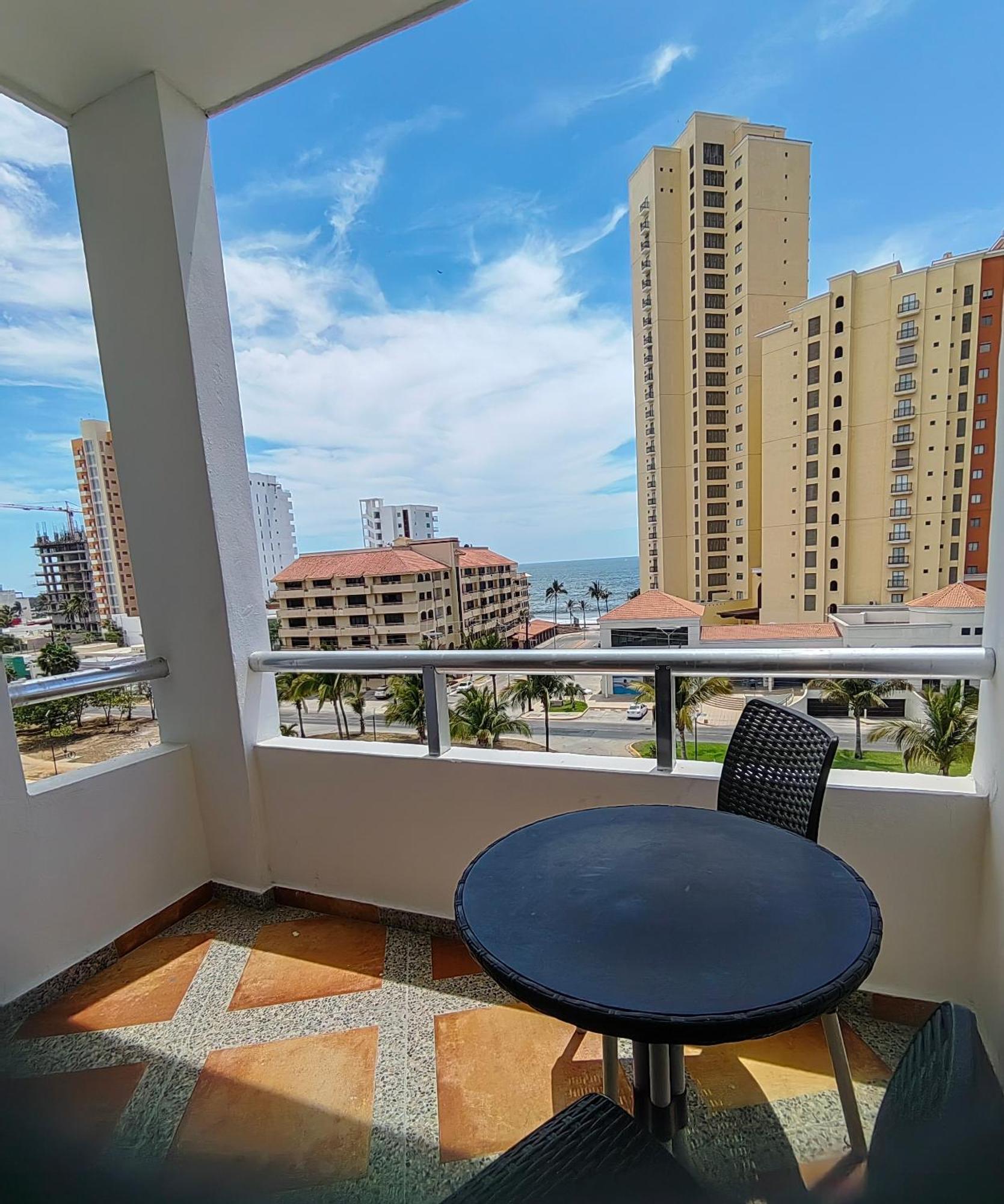 Dpto. Premium Torre Esmeralda Apartamento *