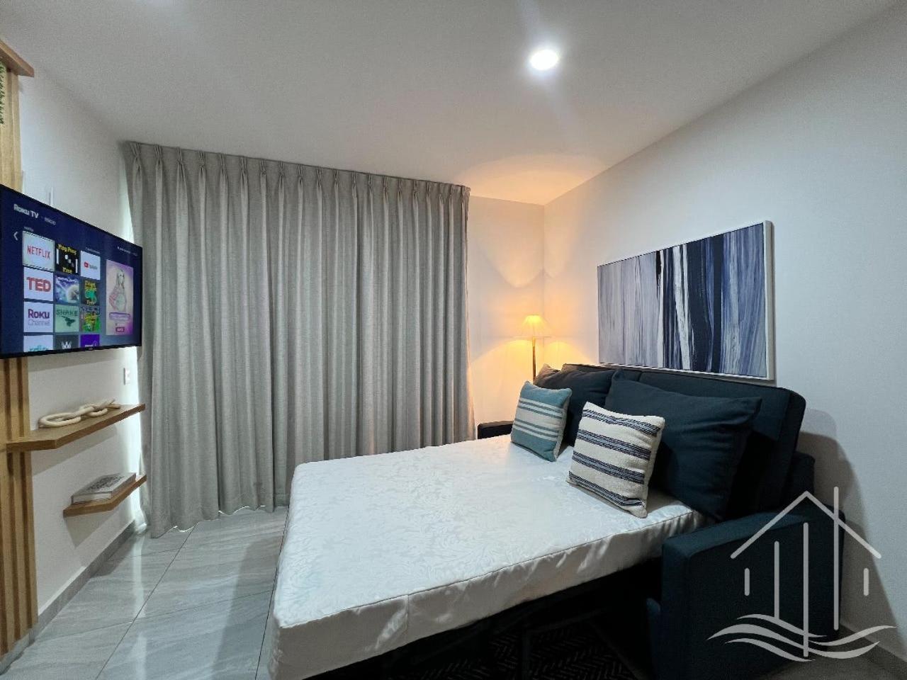 Apartment New~promo~2 Queen Beds~near Beach~poolside~sleep 6 Mazatlan
