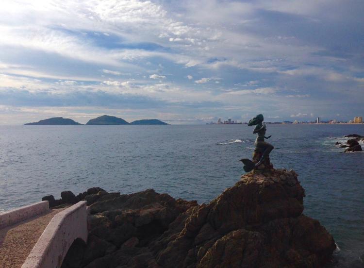Ground Floor Close To The Beach, Shops And Restaurants Mazatlán