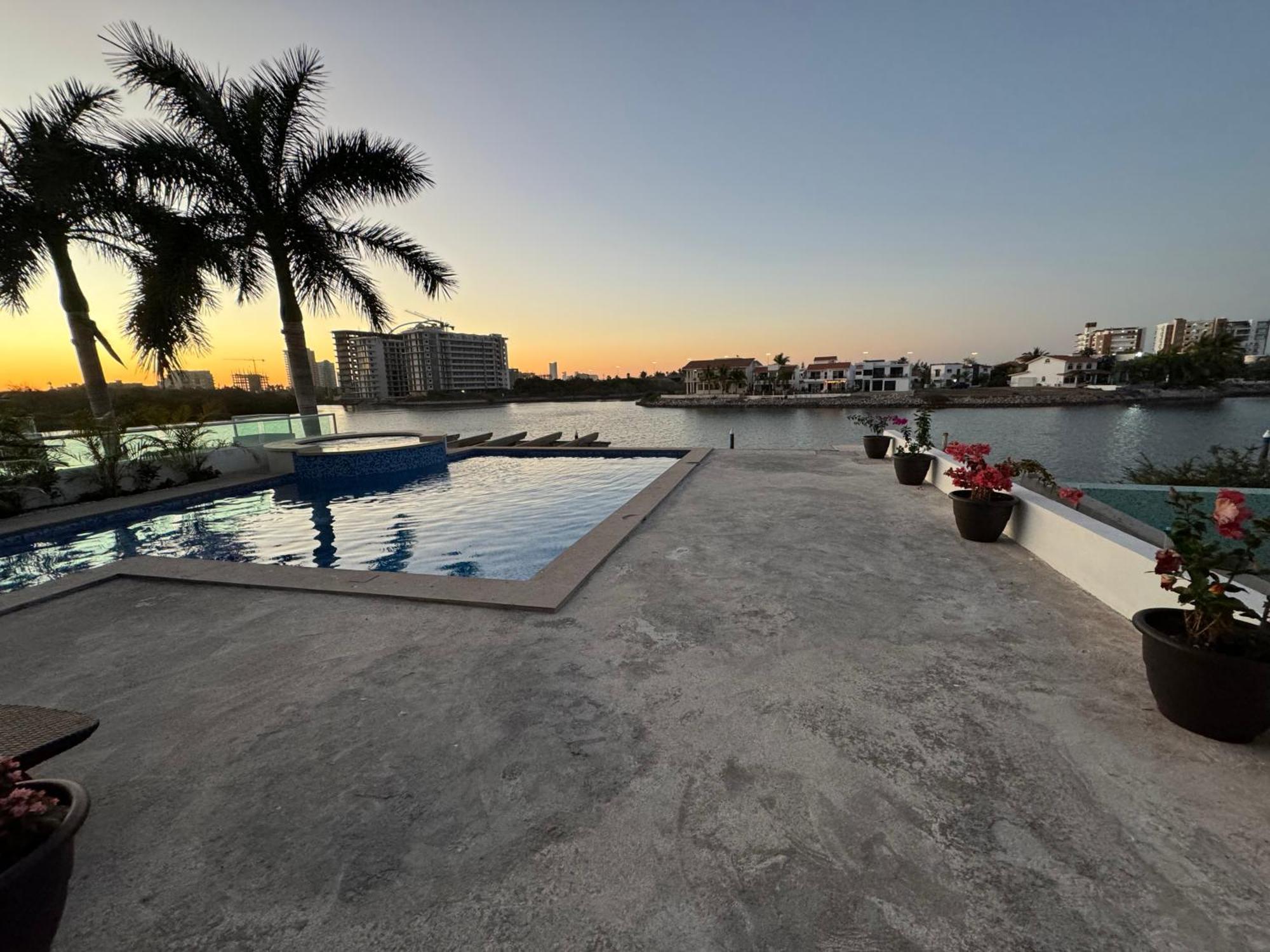 Сasa de vacaciones Casa Isla Marina Vista Al Mar 20 Personas *