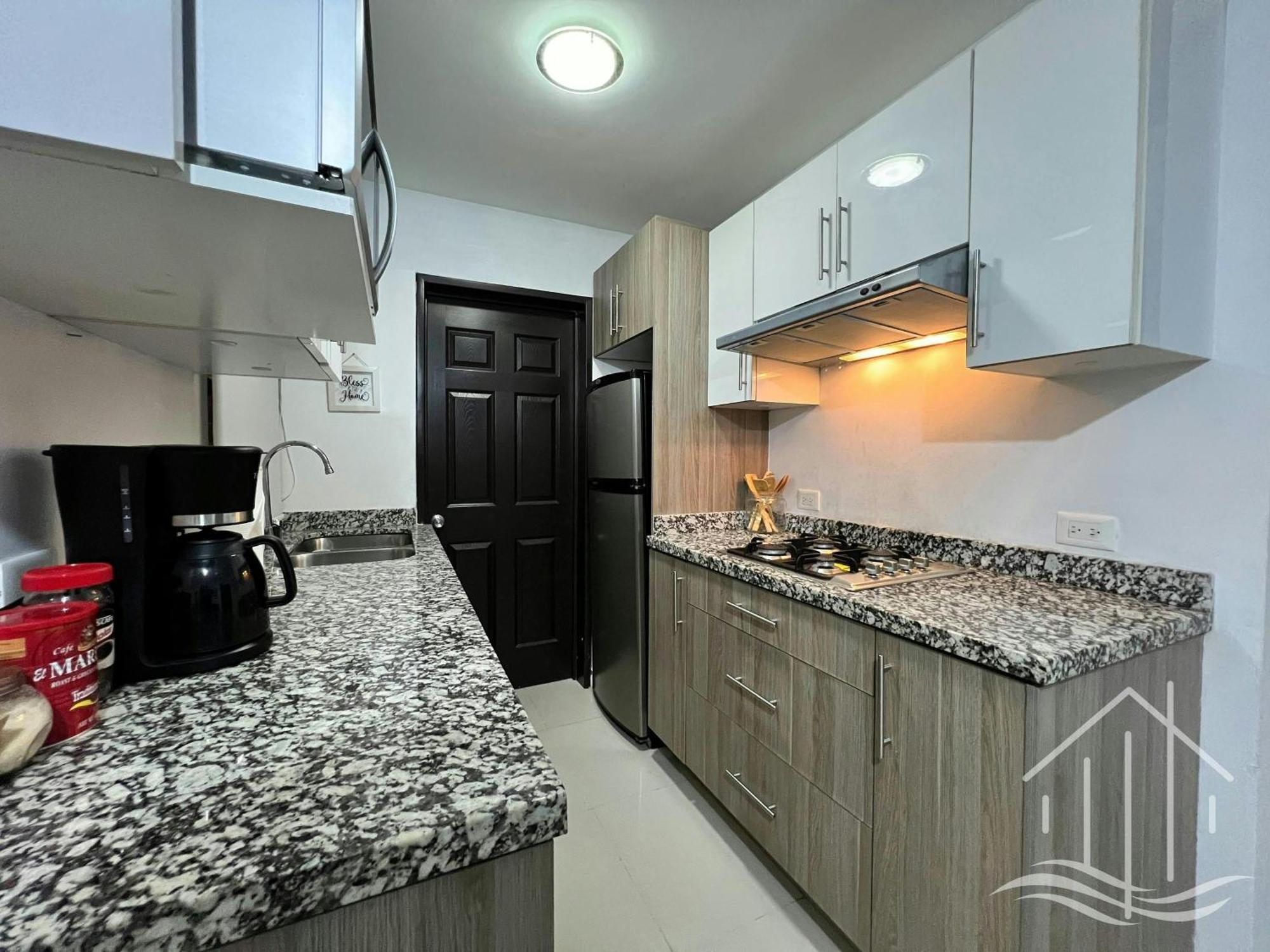Promo-sleeps 6-walk To & Mazagua Park-pool-gated