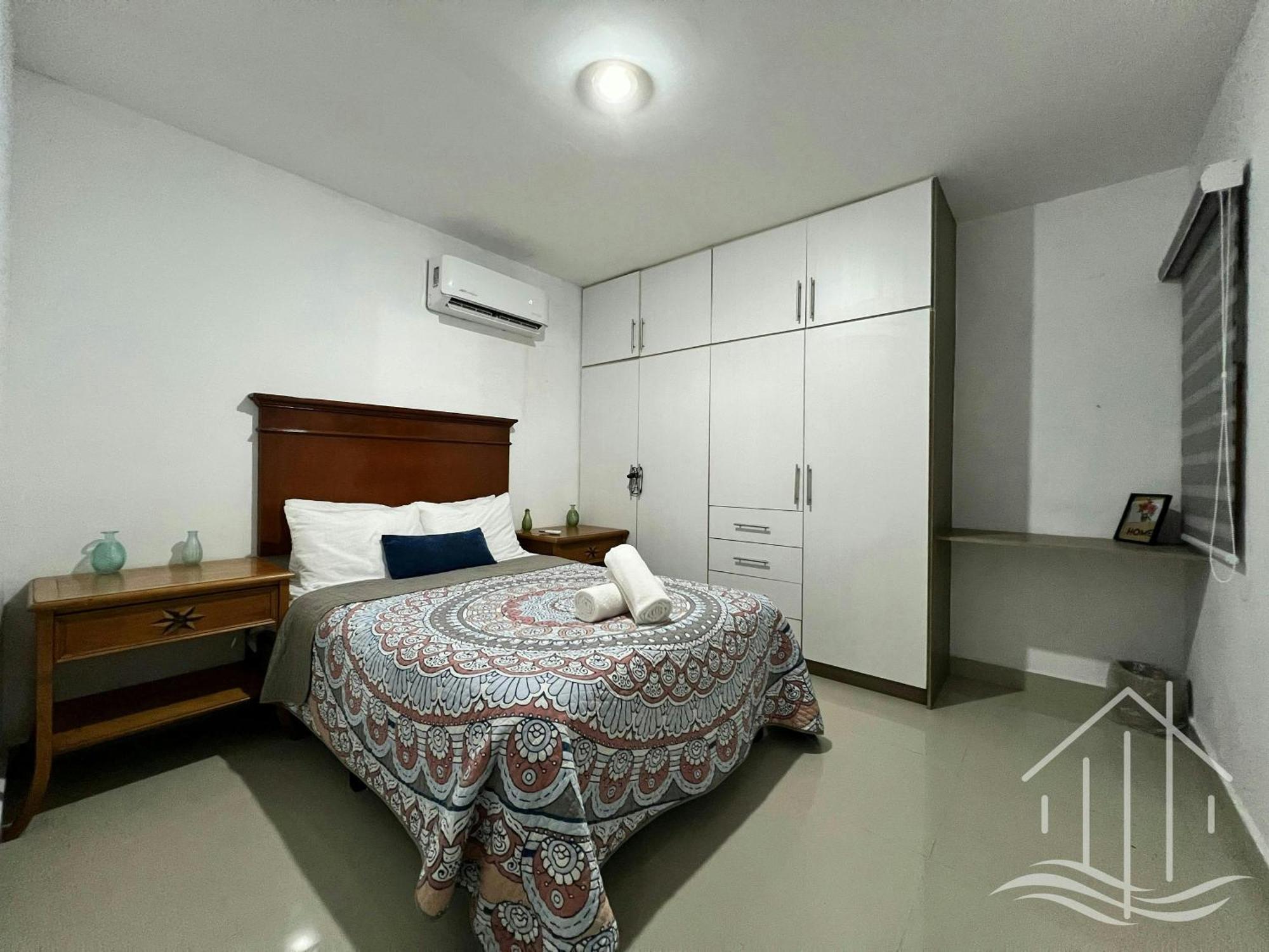 Promo-sleeps 6-walk To & Mazagua Park-pool-gated Apartamento Mazatlán
