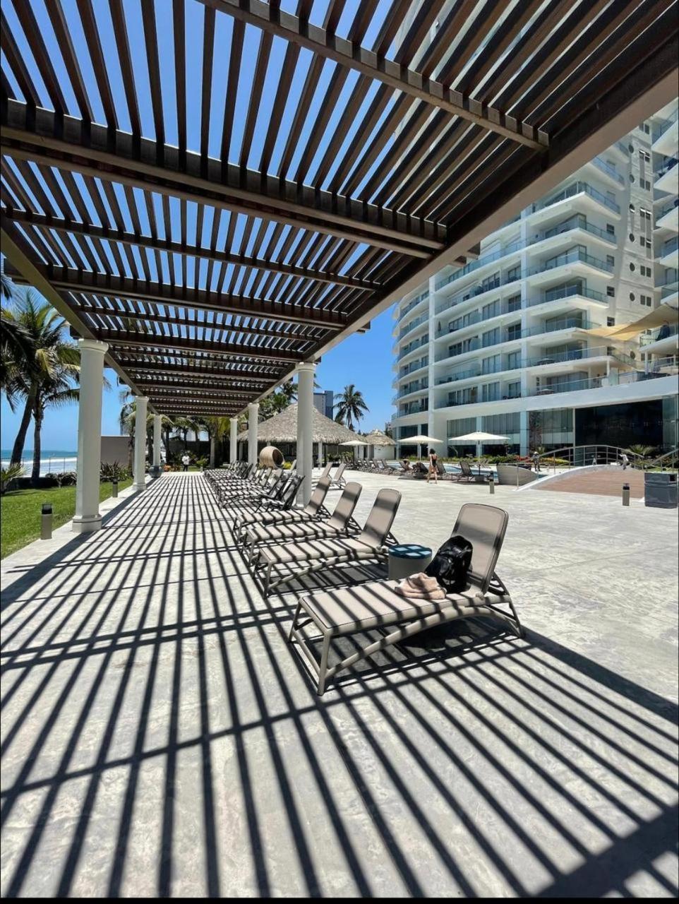 Lovely By The In Zona Dorada Apartment