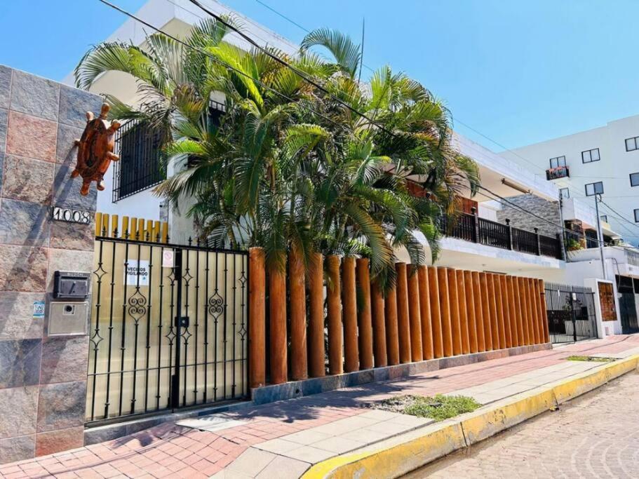 En Centro Cerca De La Playa Y Machado By G P S Rentas Mazatlán