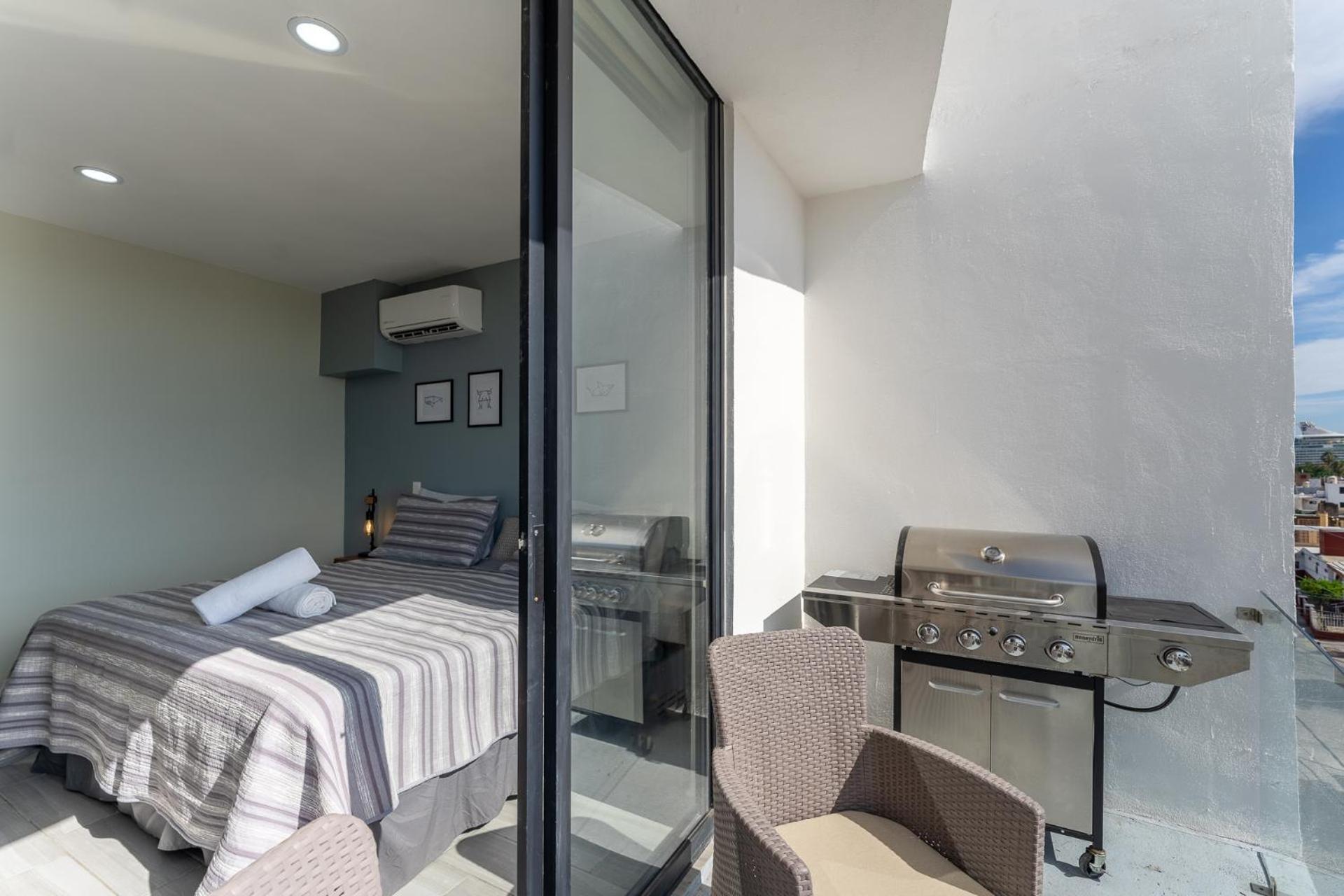 New & Modern, 5 Star Area, Walk 2 Beach, Pool, Views, King Bed Apartamento