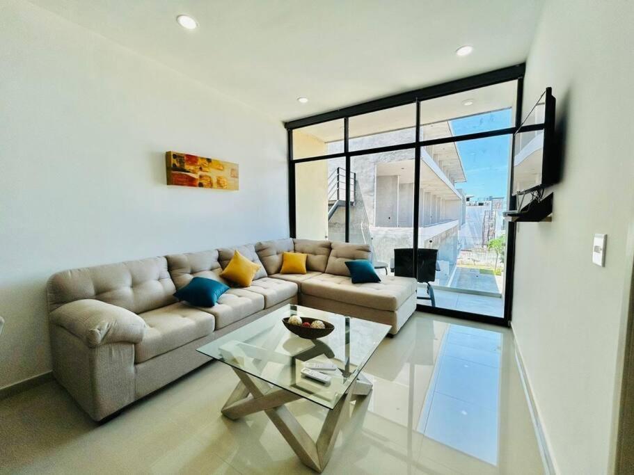 Elegante En Zona Dorada Familias By G P S Rentas